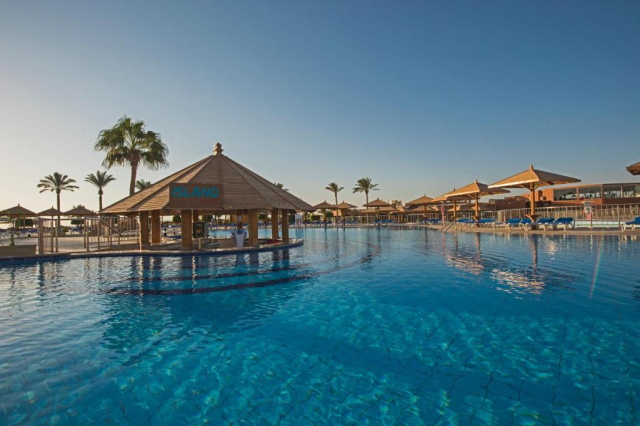 Revelion in Hurghada: 1250 euro cazare 7 nopti cu All inclusive+ transport avion+ toate taxele 