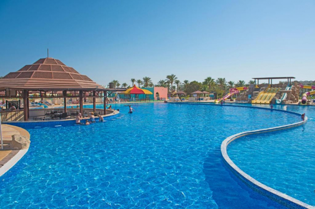 Revelion in Hurghada: 1250 euro cazare 7 nopti cu All inclusive+ transport avion+ toate taxele 