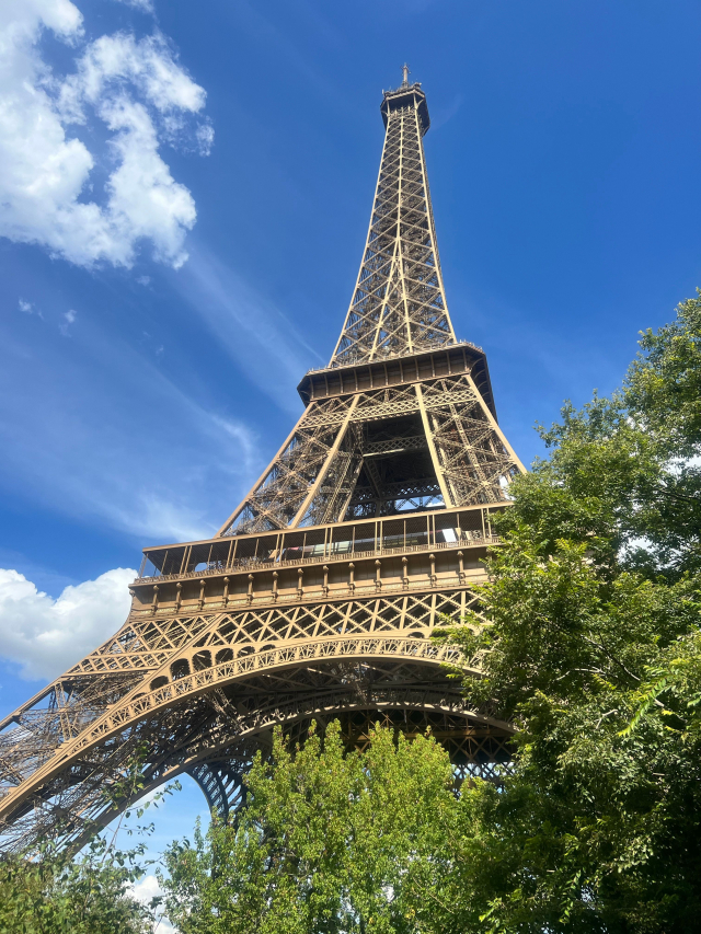 Mini vacanta de 1 Decembrie in Paris la 349 euro ,avion din Bucuresti!!!Ultimele 2 locuri