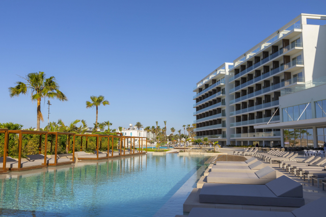 REVELION CIPRU 780 EURO / PERS PLECARE DIN BUCURESTI 28.12  -CHRYSOMARE BEACH HOTEL &amp; RESORT