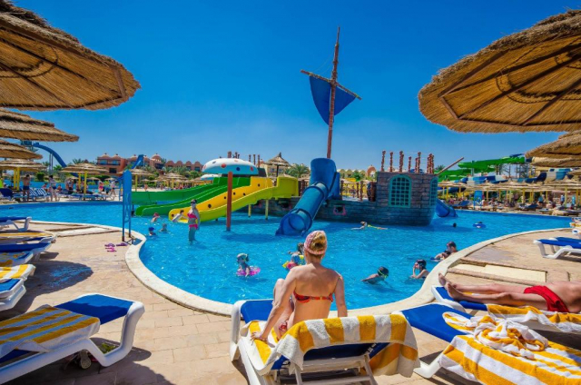 Sejur in Hurghada: 590 euro cazare 7 nopti cu Ultra All inclusive+ transport avion+ toate taxele 