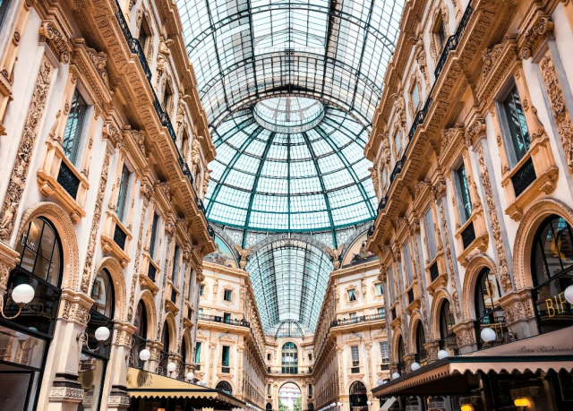 Escapda 4 nopti la Milano de la doar 270 euro/pers, zbor low cost din Cluj Napoca 