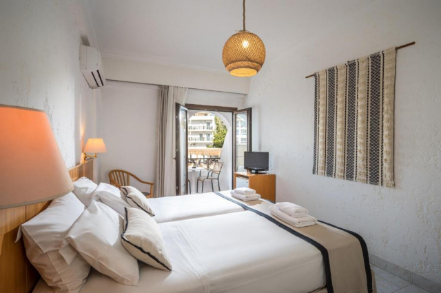 ULTIMELE LOCURI CRETA, AVION DIN BUCURESTI, LA HOTEL HERONISSOS 4*, LA TARIFUL DE 529 EURO/PERSOANA, ALL INCLUSIVE!