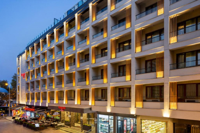 ISTANBUL, AVION DIN BUCURESTI, LA HOTEL RAMADA PLAZA BY WINDHAM SULTAHMED 5*, LA TARIFUL DE 669 EURO/PERS, MIC DEJUN!