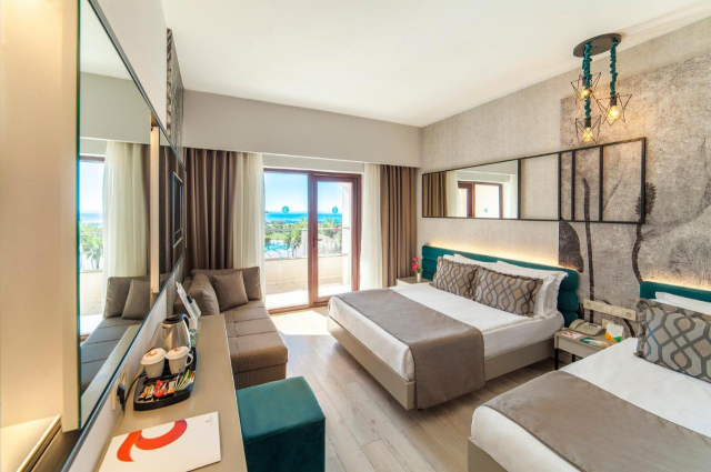 Sejur in Antalya: 650 euro cazare 7 nopti cu All inclusive+ transport avion+ toate taxele