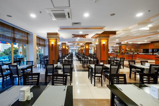 17.10 Vara continua in Antalya , 245 € , 4****,  7 nopti cu all inclusive , zbor direct din Bucuresti