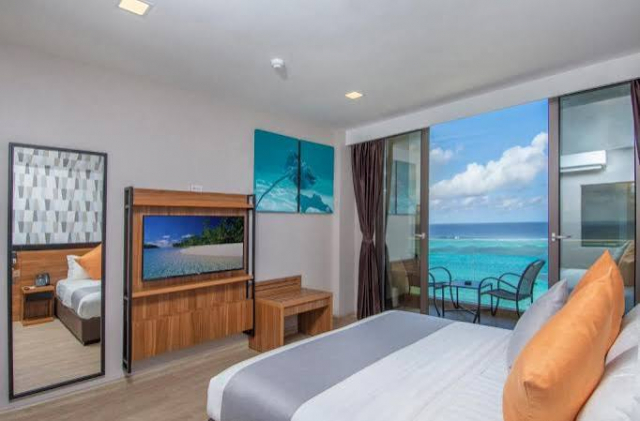 DEAL MALDIVE TRITON PRESTIGE SEA VIEW &amp; SPA 4 * MIC DEJUN  PRET 1199 EURO PLECARE IN 28.10.2026