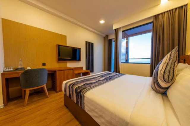DEAL MALDIVE TRITON EXOTICA  4 * MIC DEJUN PRET 1299 EURO PLECARE IN 28.10.2026