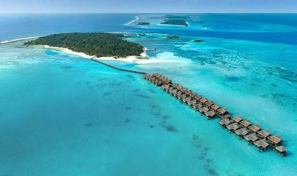 DEAL MALDIVE ADAARAN SELECT HUDHURAN FUSHI 4 * ALL INCLUSIVE PRET 2179 EURO PLECARE IN 28.10.2026