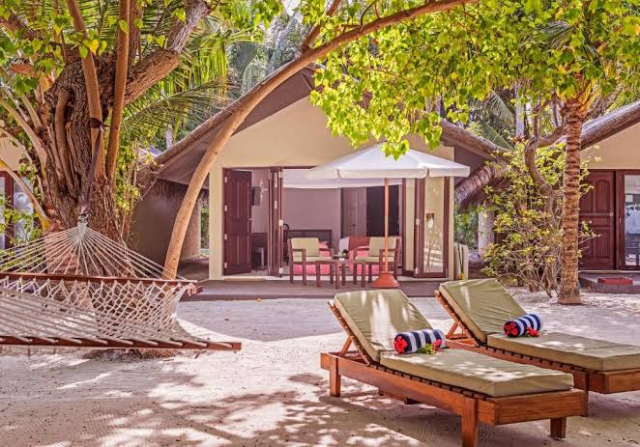 DEAL MALDIVE ADAARAN SELECT HUDHURAN FUSHI 4 * ALL INCLUSIVE PRET 2179 EURO PLECARE IN 28.10.2026
