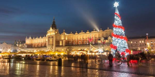 PIATA DE CRACIUN IN CRACOVIA, AUTOCAR DIN ARDEAL SI BUCURESTI, LA HOTEL DE 3*, LA TARIFUL DE 345 EURO/PERSOANA, MIC DEJUN!