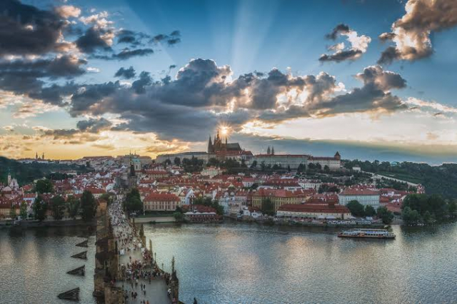 REVELION LA PRAGA - CITYBREAK CU ZBOR DIN BUDAPESTA📍🗺️