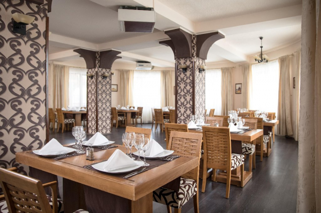 DEAL 1 DECEMBRIE PREDEAL HOTEL ROZMARIN 4* 3 NOPTI CAZARE CU MIC DEJUN + CINA ROMANEASCA PRET  1265 LEI