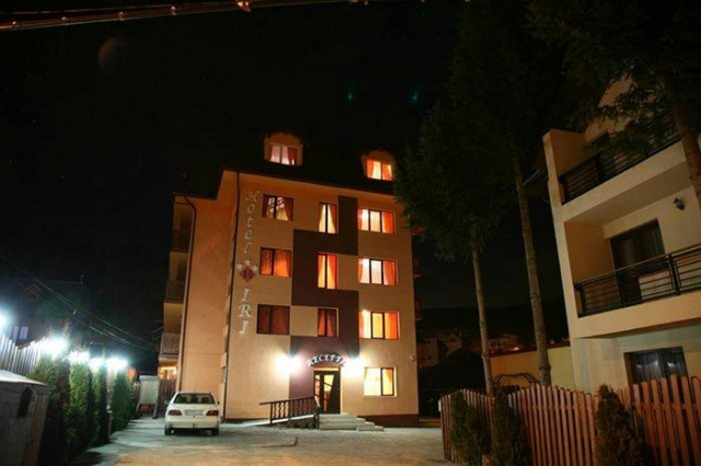 DEAL 1 DECEMBRIE BUSTENI HOTEL IRI 3* 3 NOPTI CAZARE CU DEMIPENSIUNE + CINA FESTIVA PRET 1095 LEI