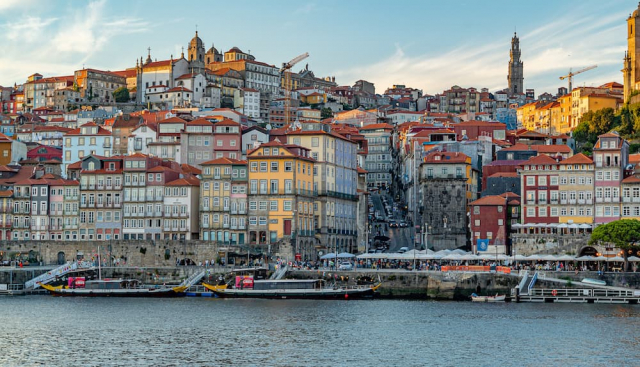 City break de weekend la Porto de la 255 euro/pers, zbor low cost din Bucuresti 