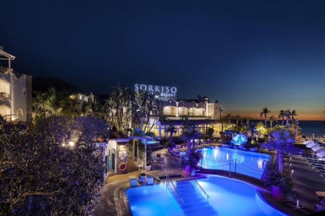 CRACIUN ISCHIA  SORISO TERME RESORT 4* DEMIPENSIUNE PRET 744 EURO / PERSOANA 5 NOPTI