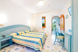 REVELION 2027 ISCHIA PARC HOTEL MEDITERANEO  4* DEMIPENSIUNE PRET 1054 EURO / PERSOANA 5 NOPTI
