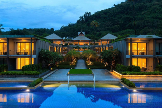 Oferta Speciala - 3 sarbatori, un singur tarif! / Phuket Marriott Resort 5* - plecare din Budapesta in 26.11