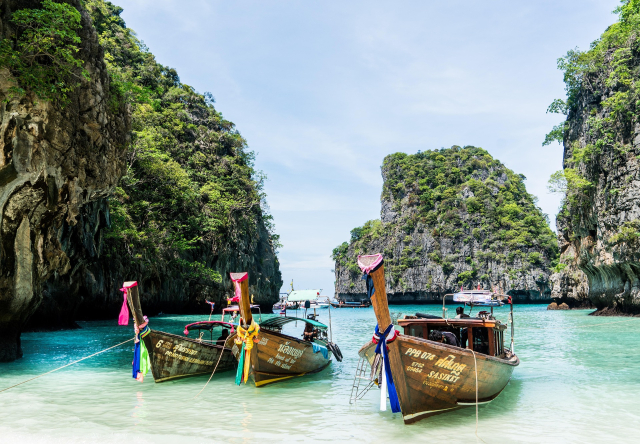 PETRECE SARBATORILE IN BANGKOK + PHUKET + KUALA LUMPUR, SEJUR 12 NOPTI, CU PLECARE DIN TIMISOARA(LP)