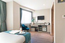  Palmers Lodge Swiss Cottage