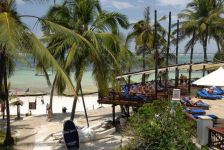  Diamonds Leisure Beach