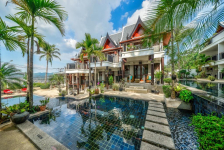  The Little Moon Residence